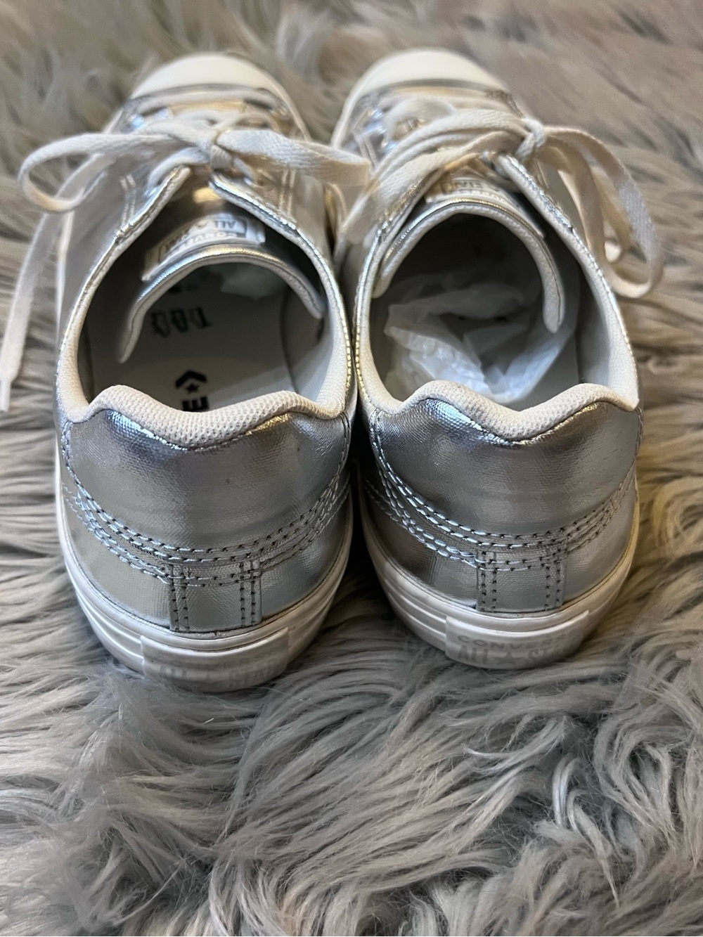 Like new low top Converse Dazzle Em’ - Picture 4 of 7